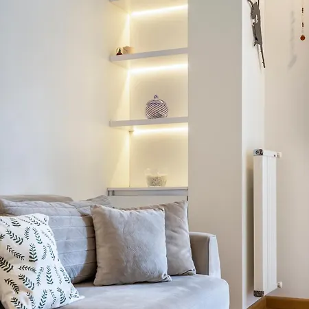 Apartment Modern Cozy Duplex In Great Location Center *