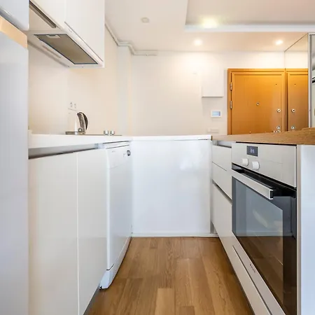 Modern Cozy Duplex In Great Location Center Appartement *